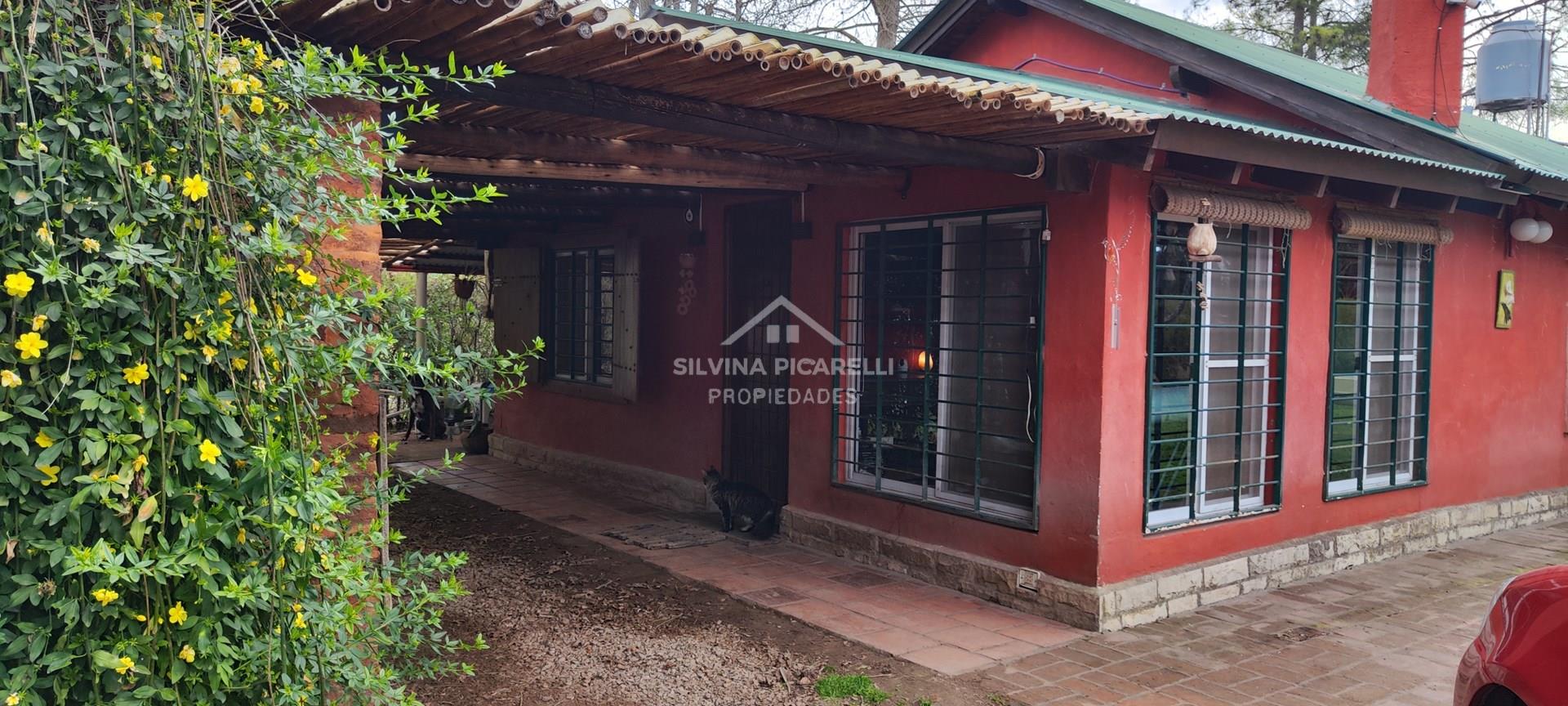 CASA CON PILETA Y 3 DORMITORIOS PARQUE EXALTACION