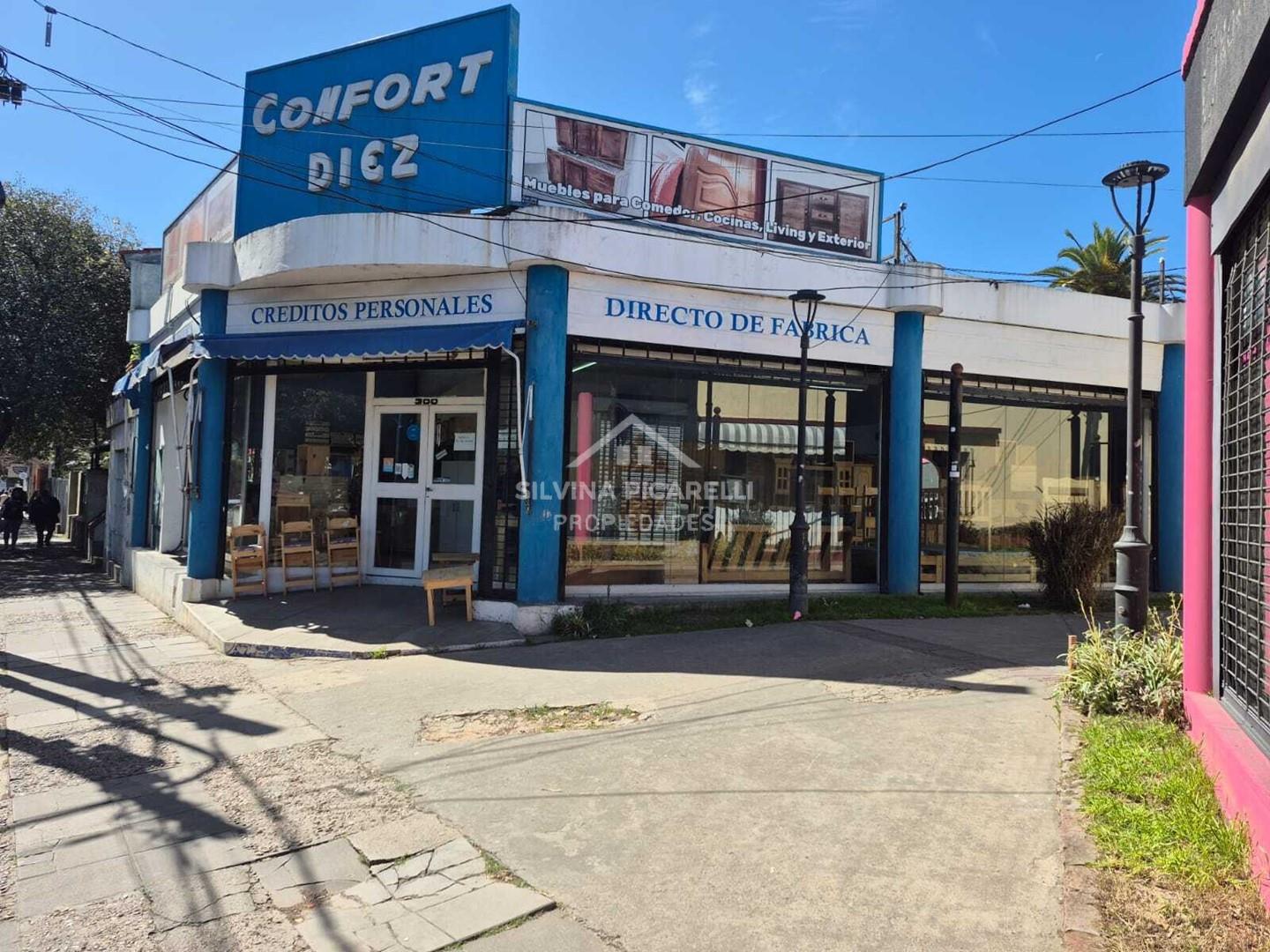 LOCAL DE 350 MTS EN ESCOBAR - ZONA COMERCIAL RUTA 25 Y MORENO