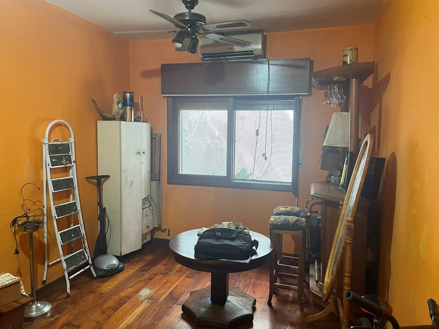 Hipólito Yrigoyen 3500