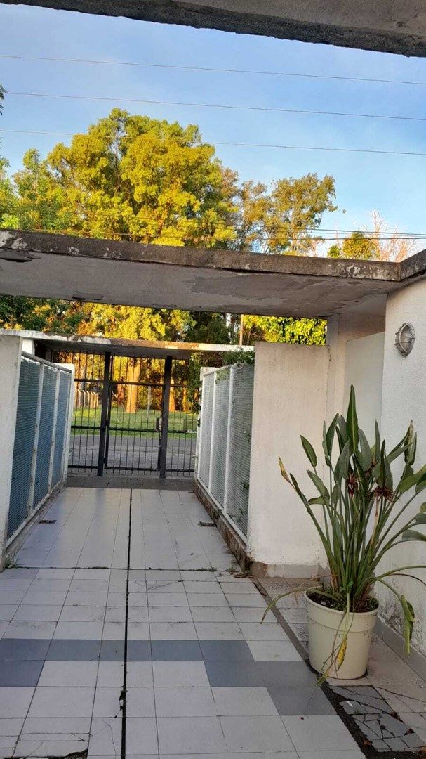 Calle 16 entre 505 y 506 2600