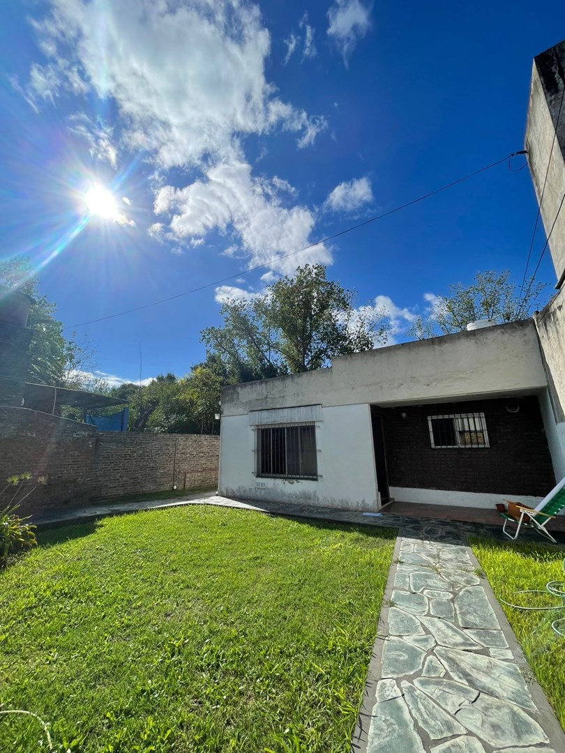 Carlos Pellegrini 700