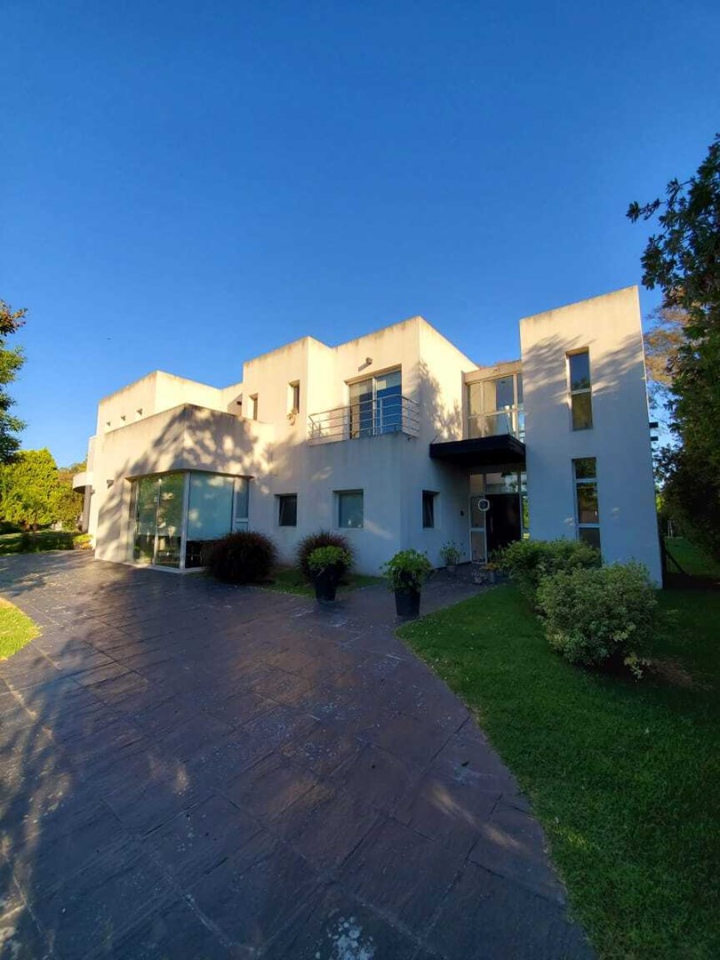 Barrio Cerrado Santa Ana 3400