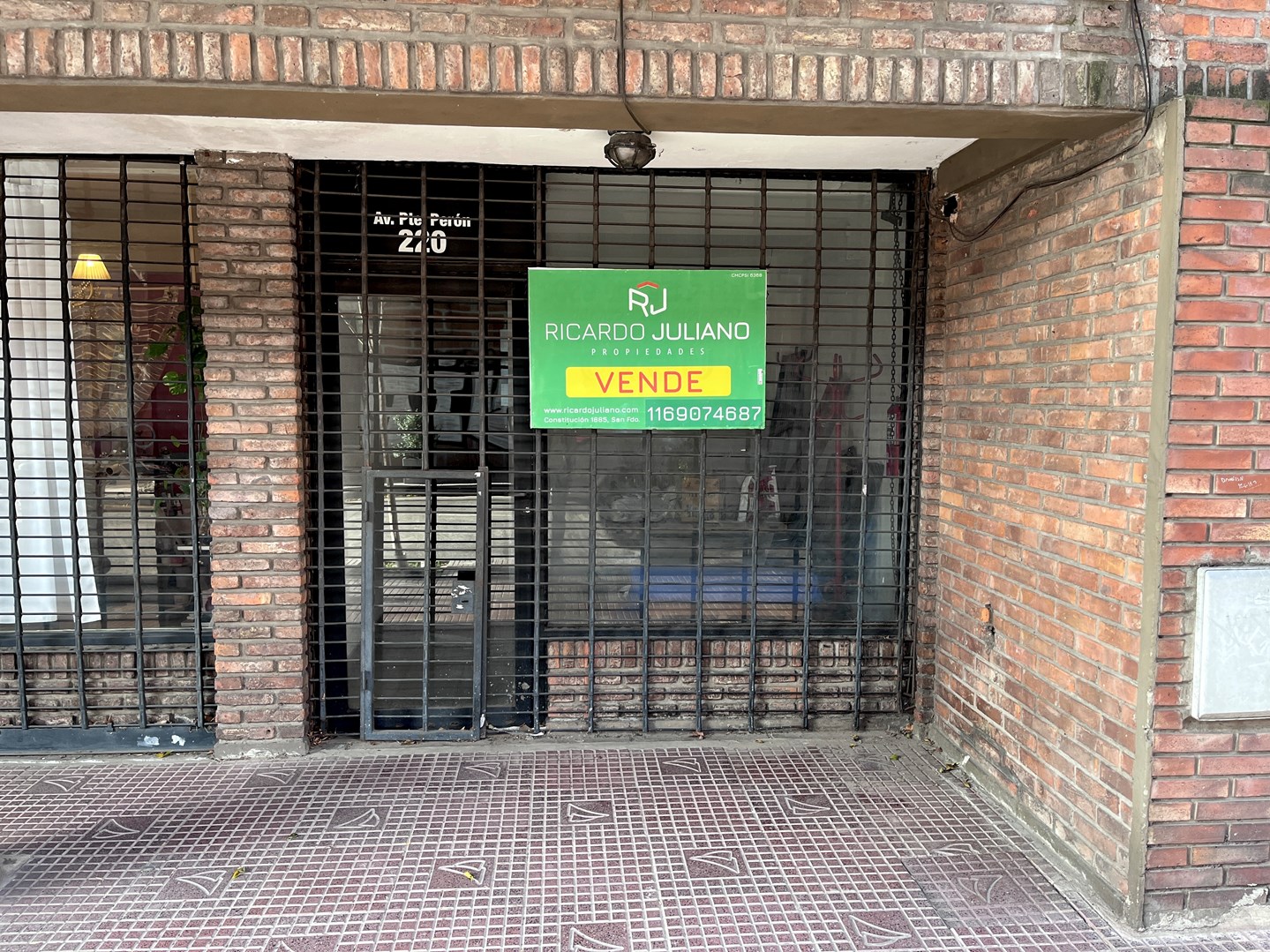 Av. Perón 200