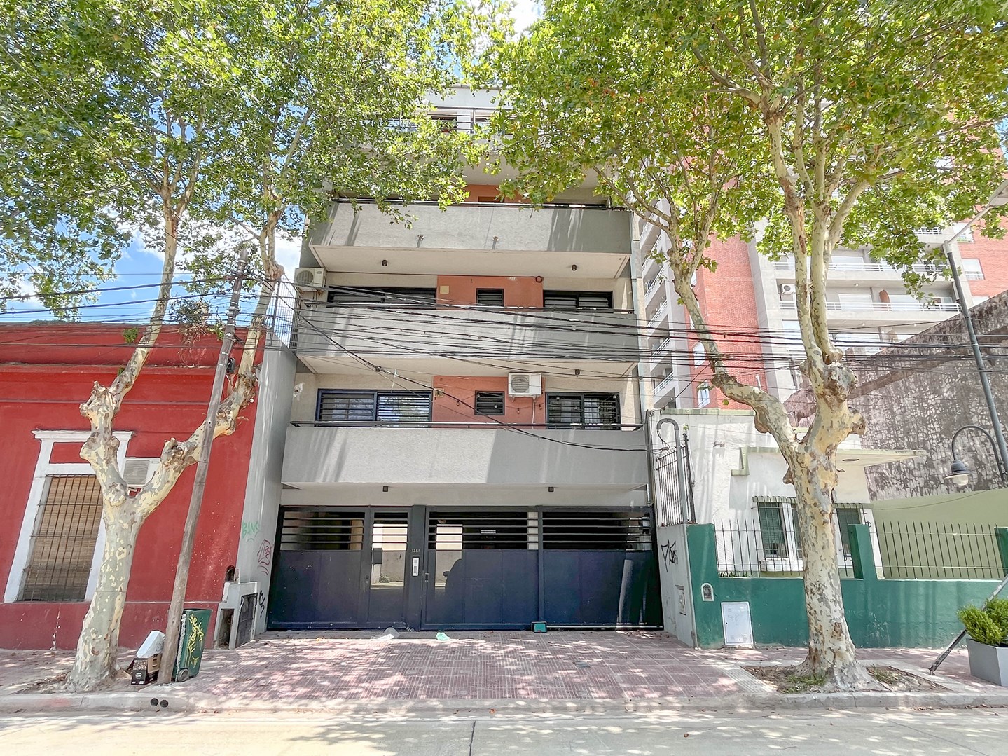 Av. Perón 1300