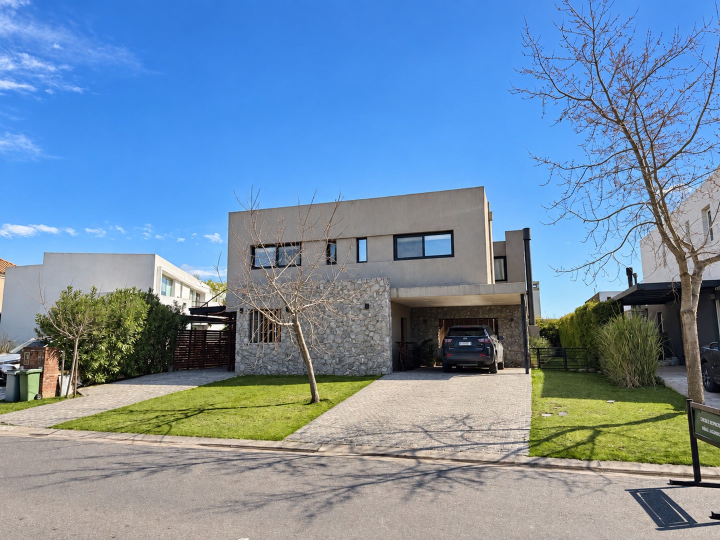 av de los lagos 5300