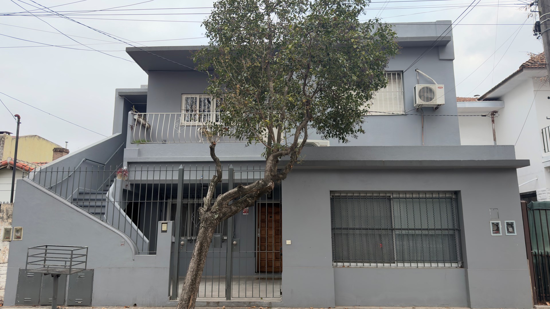 Diaz Velez 2400