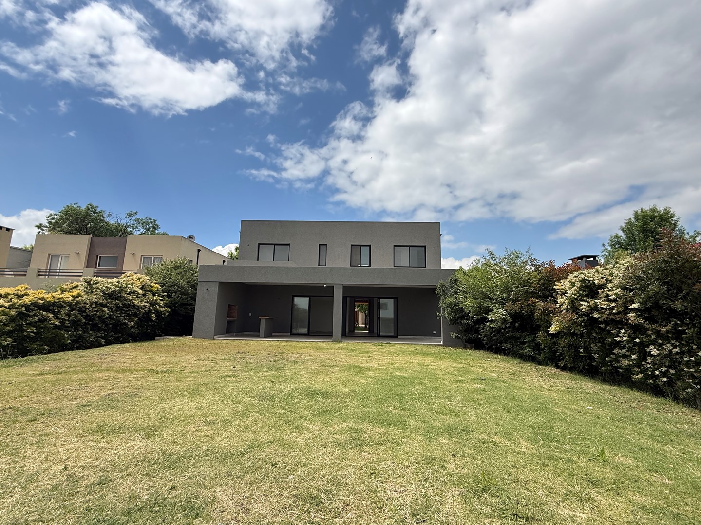 Santa Guadalupe pilar del este