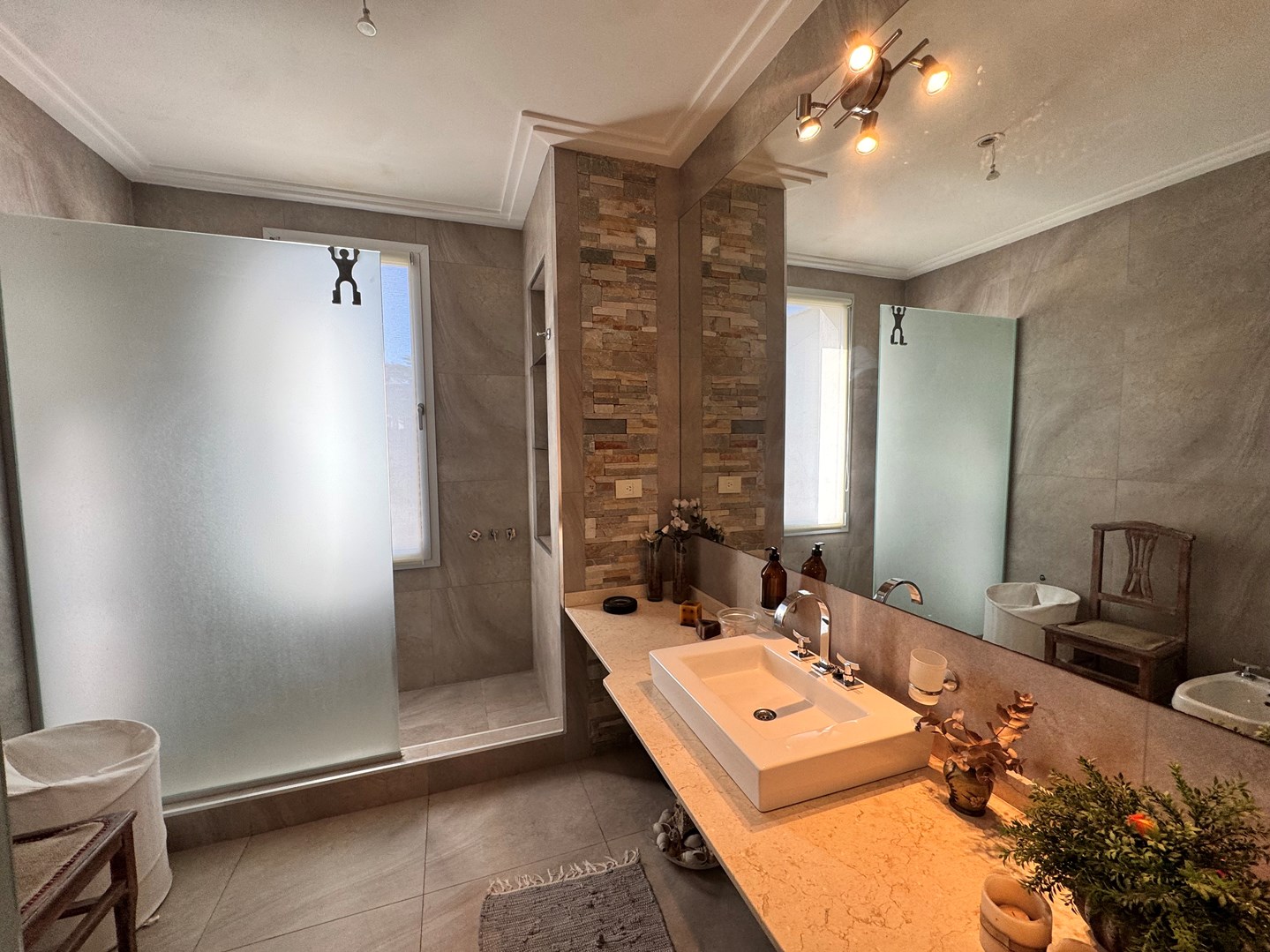 baño junior suite