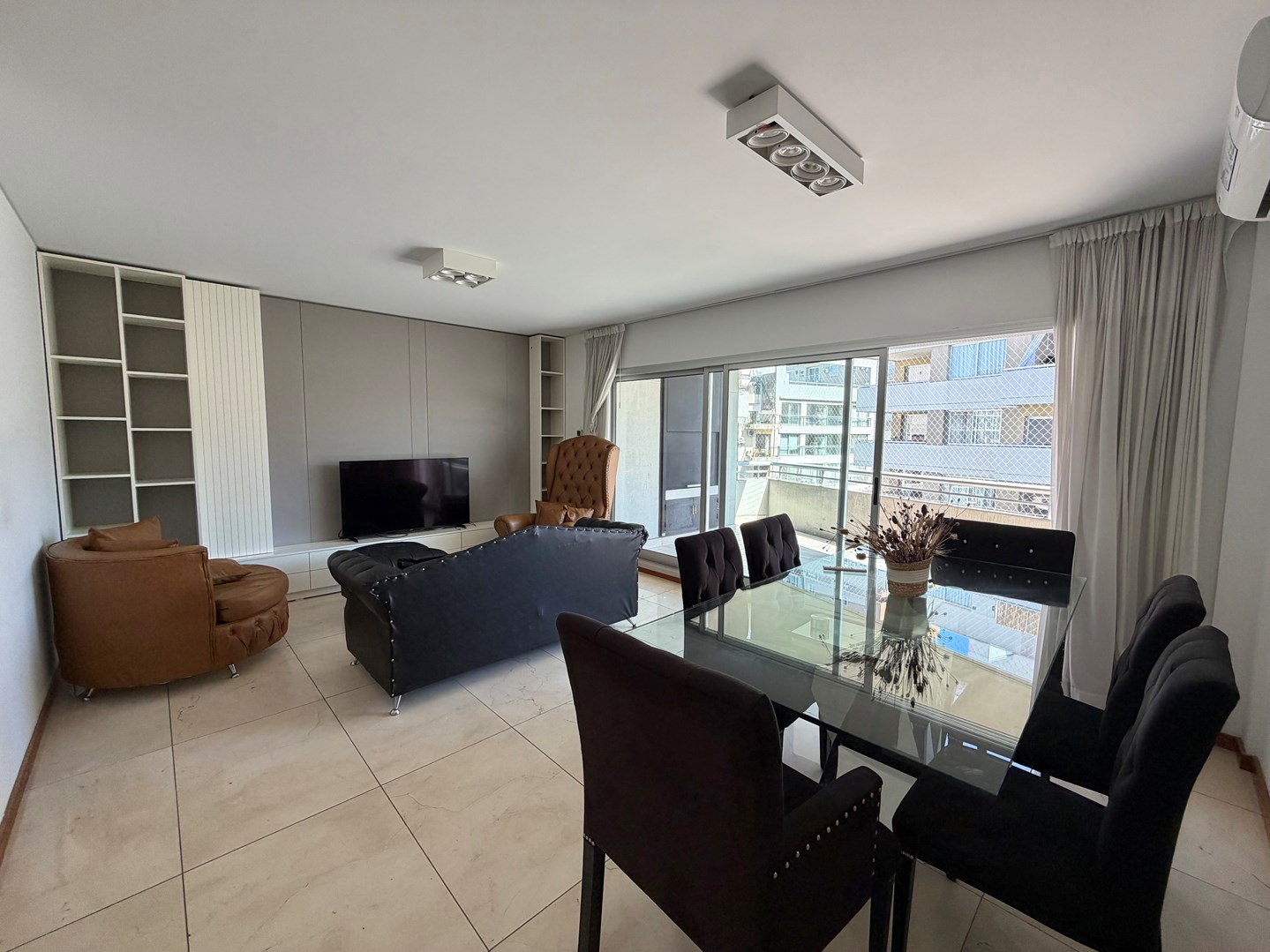 Virrey del Pino 2400