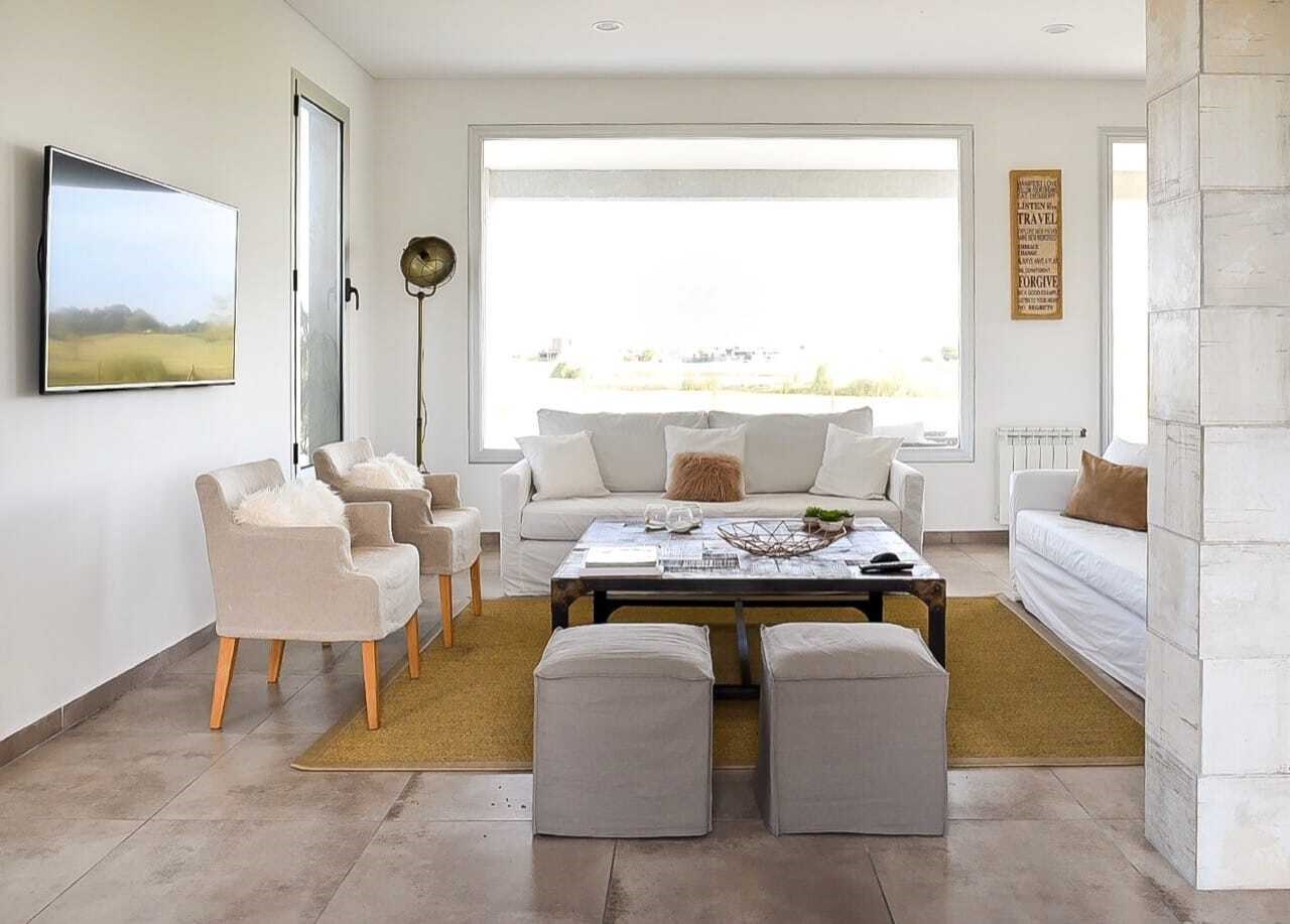 Av. de los Lagos, El Canton Barrio Golf