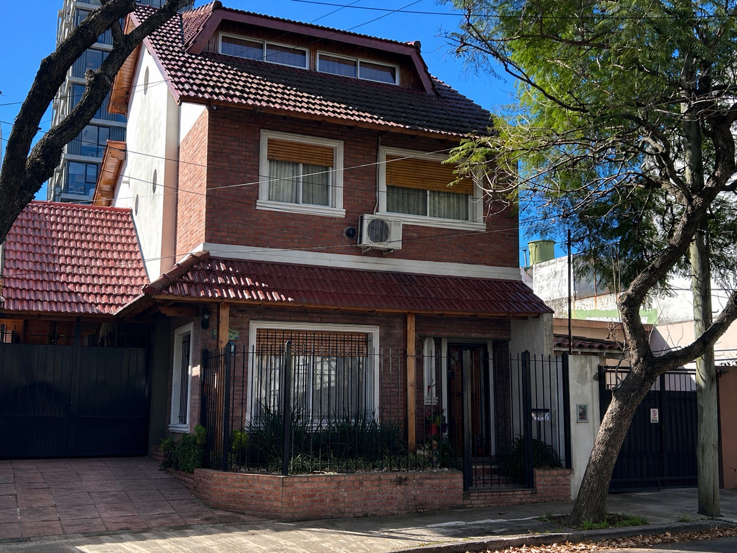 Luis Monteverde 3300