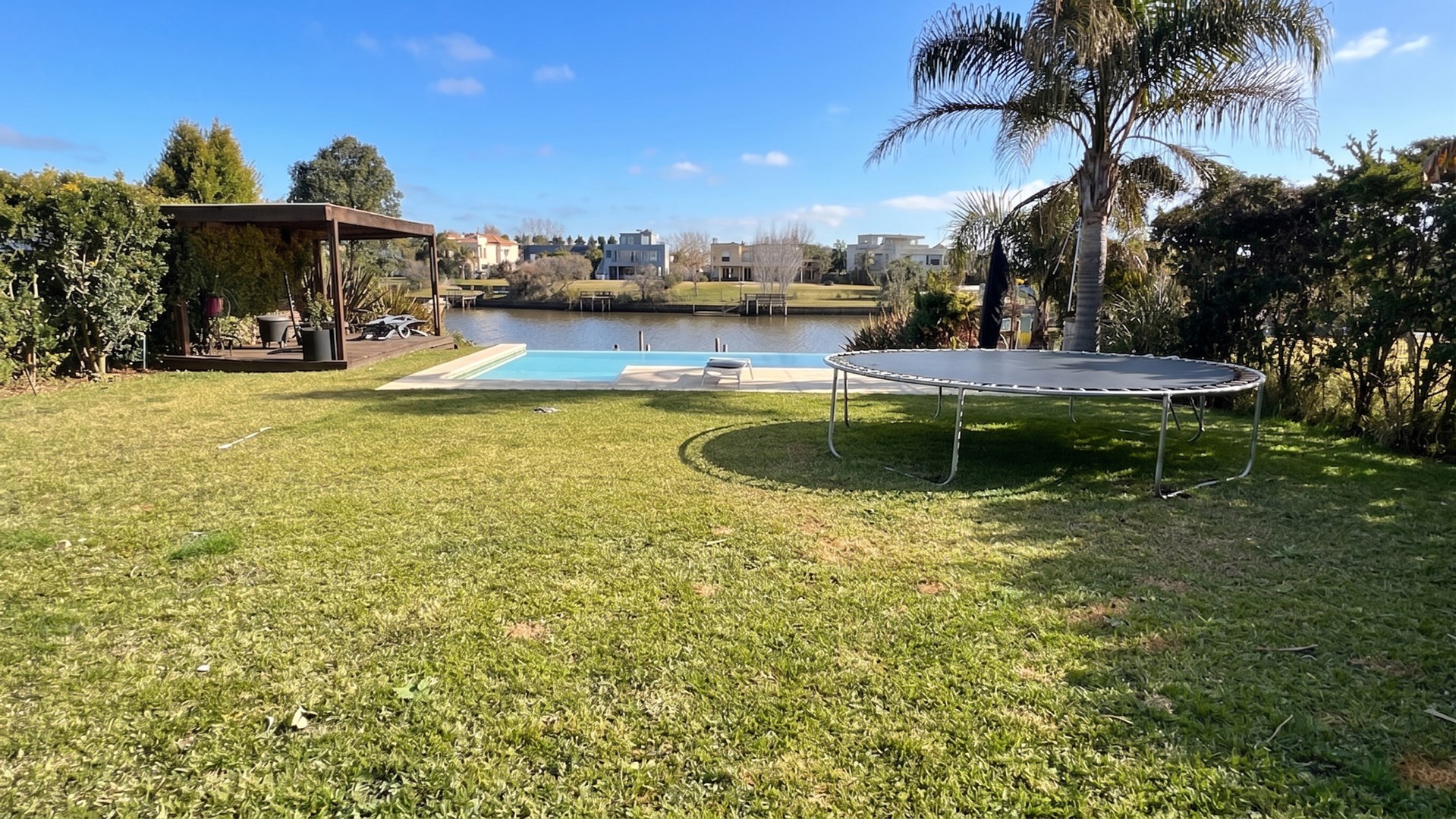 boulevard de todos los santos 5600