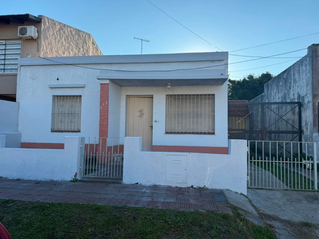 Montes de Oca 600