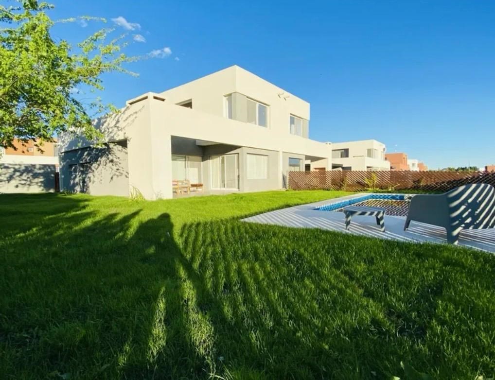 Casa del Este