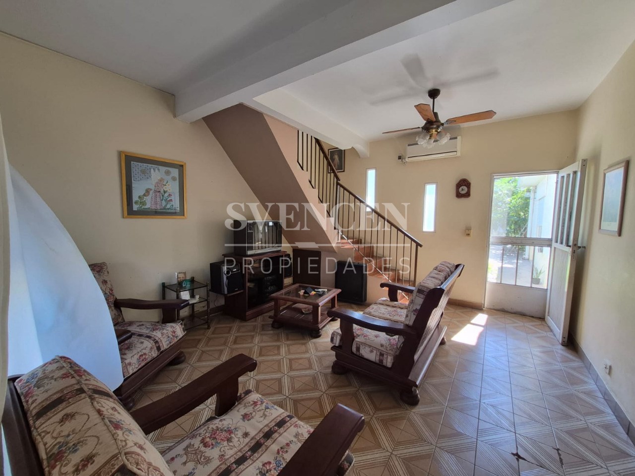 Gabriela Mistral 200