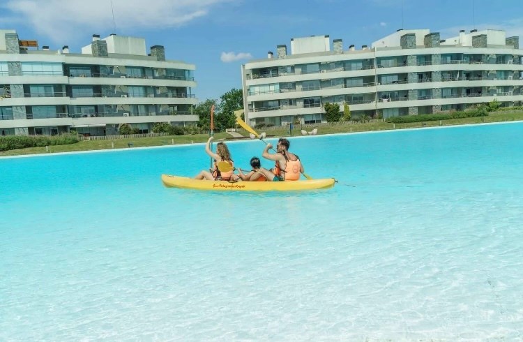 Lagoon Pilar Caamaño