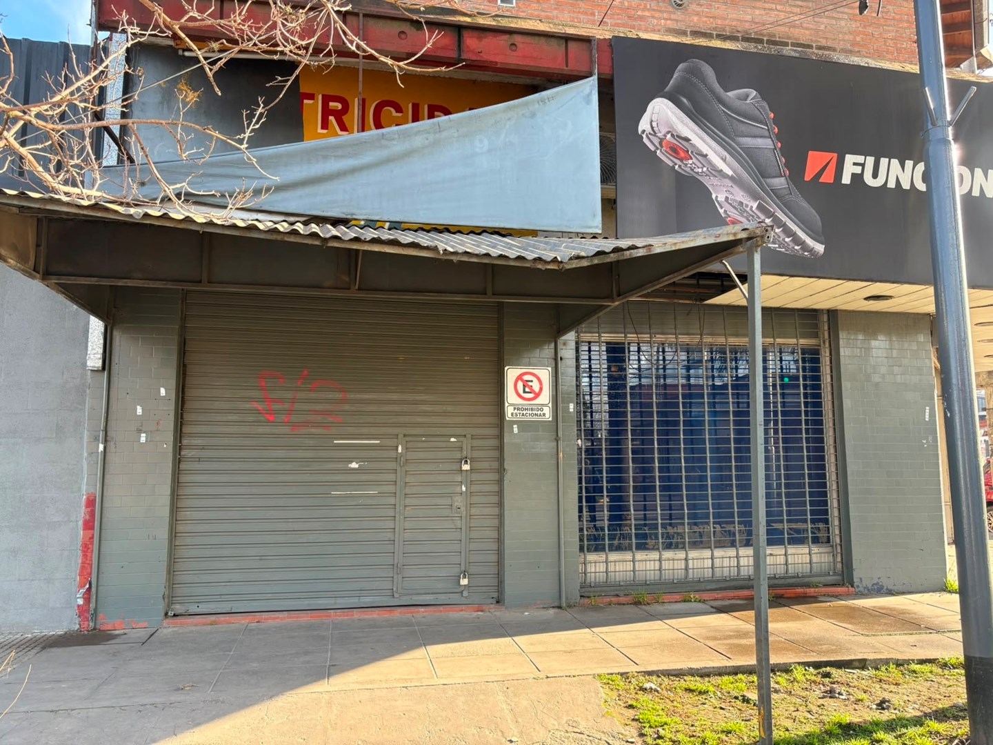 Av. Hipólito Yrigoyen 2200
