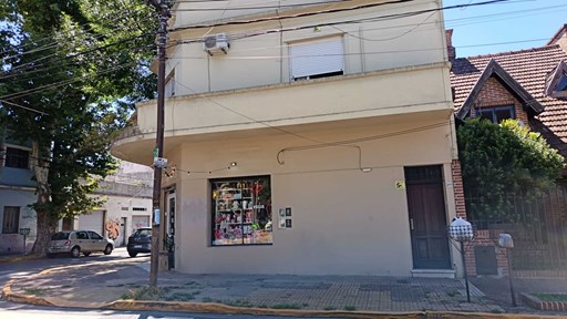 Carlos Gardel 1800, 1º