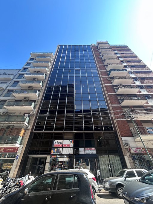 Montevideo 700, 6 1