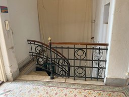 escalera de ingreso