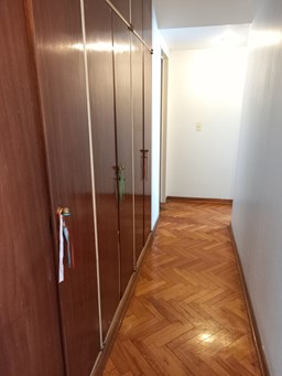 Pasillo con placards