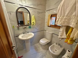 BAÑO CON BAÑERA