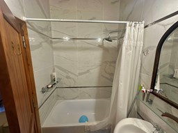 BAÑO CON BAÑERA