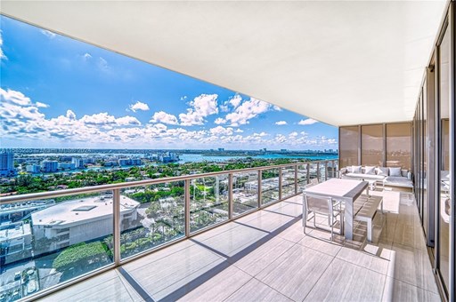 Collins Ave 9700