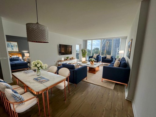 Collins Ave 10200