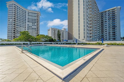 5601 Collins Ave #1524 5600
