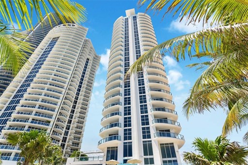 Collins Ave 18600