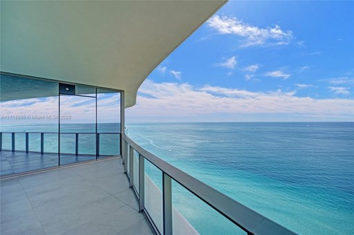 Collins Ave 15700