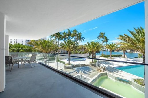 Collins Ave 5500