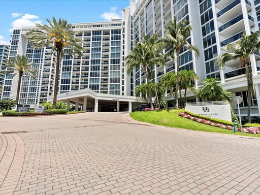 Collins Ave 10200