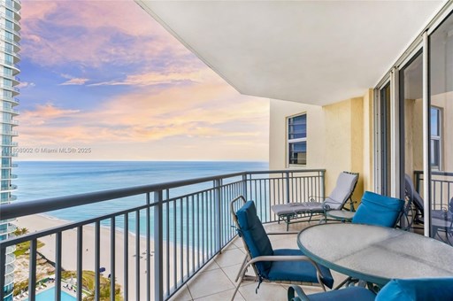 Collins Ave 17300