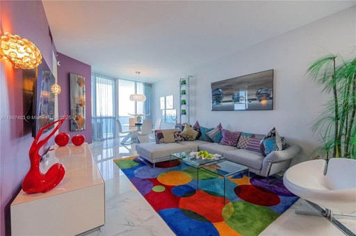Collins Ave 18200
