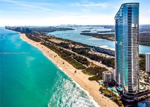 Collins Ave 15700