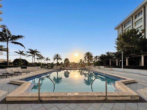 Collins Ave 5600
