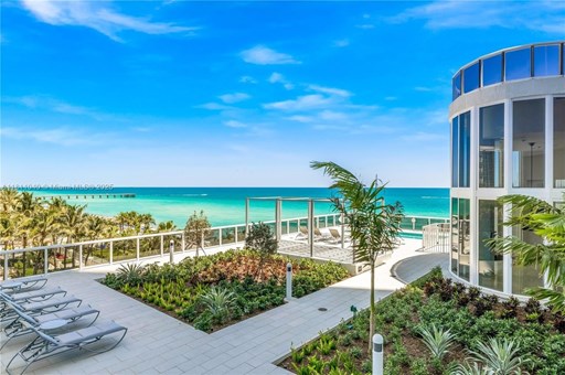 Collins Ave 16000