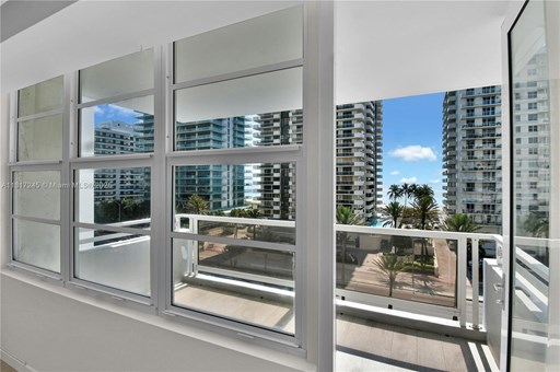 Collins Ave 5700