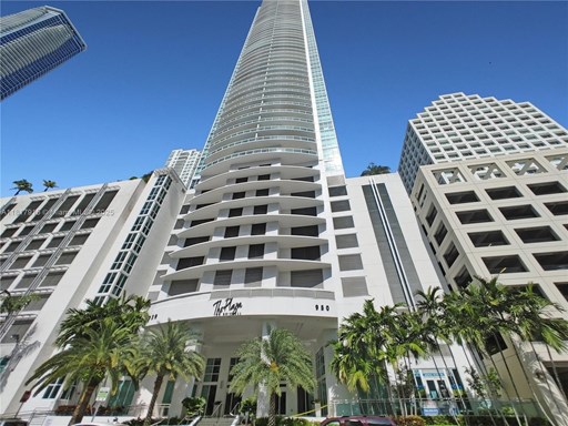 Brickell Bay Dr 900