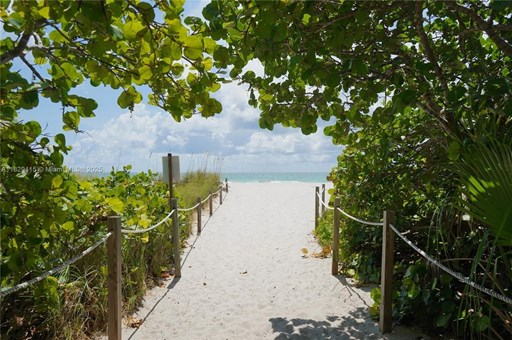 Collins Ave 5700