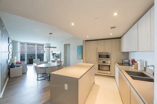 S Ocean Dr 4100