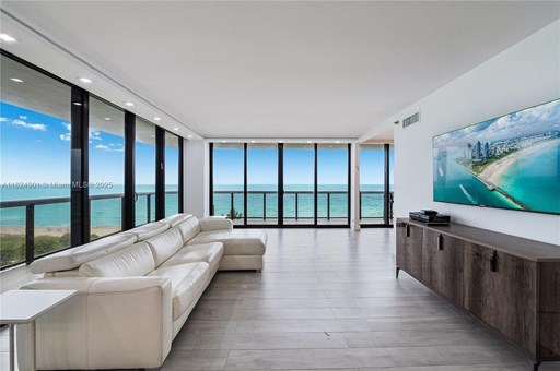 Collins Ave 9400