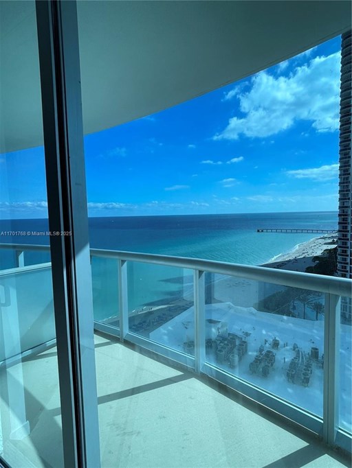 Collins Ave 17300