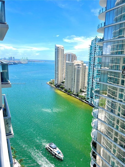 S Biscayne Blvd 300