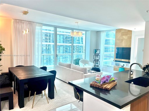S Biscayne Blvd 300