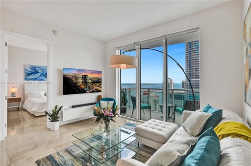 950 Brickell Bay Dr 900