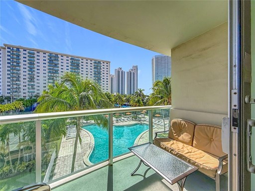 19380 Collins Av #308 19300