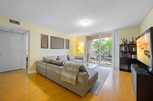 19555 E Country Club 19500